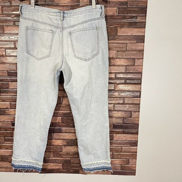 We The Free People Light Wash Raw Hem Straight Leg Ankle Jeans Sz 30 Button fly - Picture 5 of 7